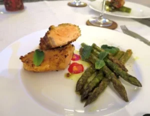 Couscous Lachs mit Senf-Minze Spargel
