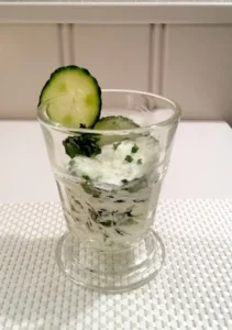 Gurkensalat als Beilage
