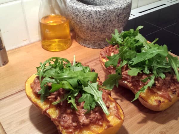 Gefüllter Butternut-Kürbis