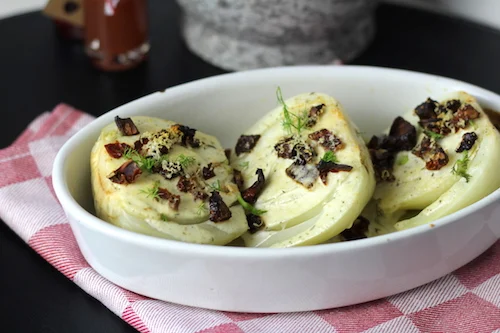 Mediterraner Seelachs auf gebackenem Fenchelgemüse